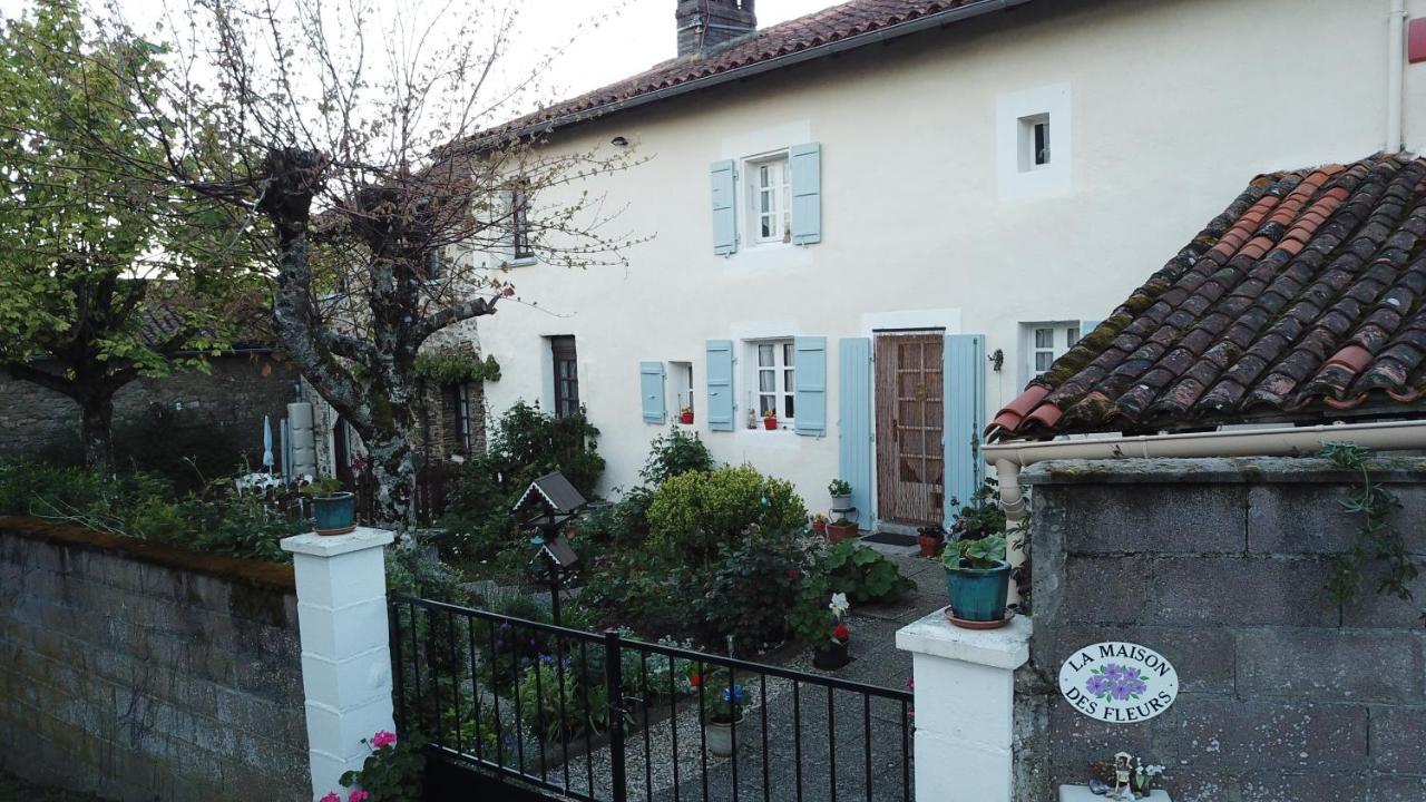La Maison Des Fleurs Montemboeuf ภายนอก รูปภาพ