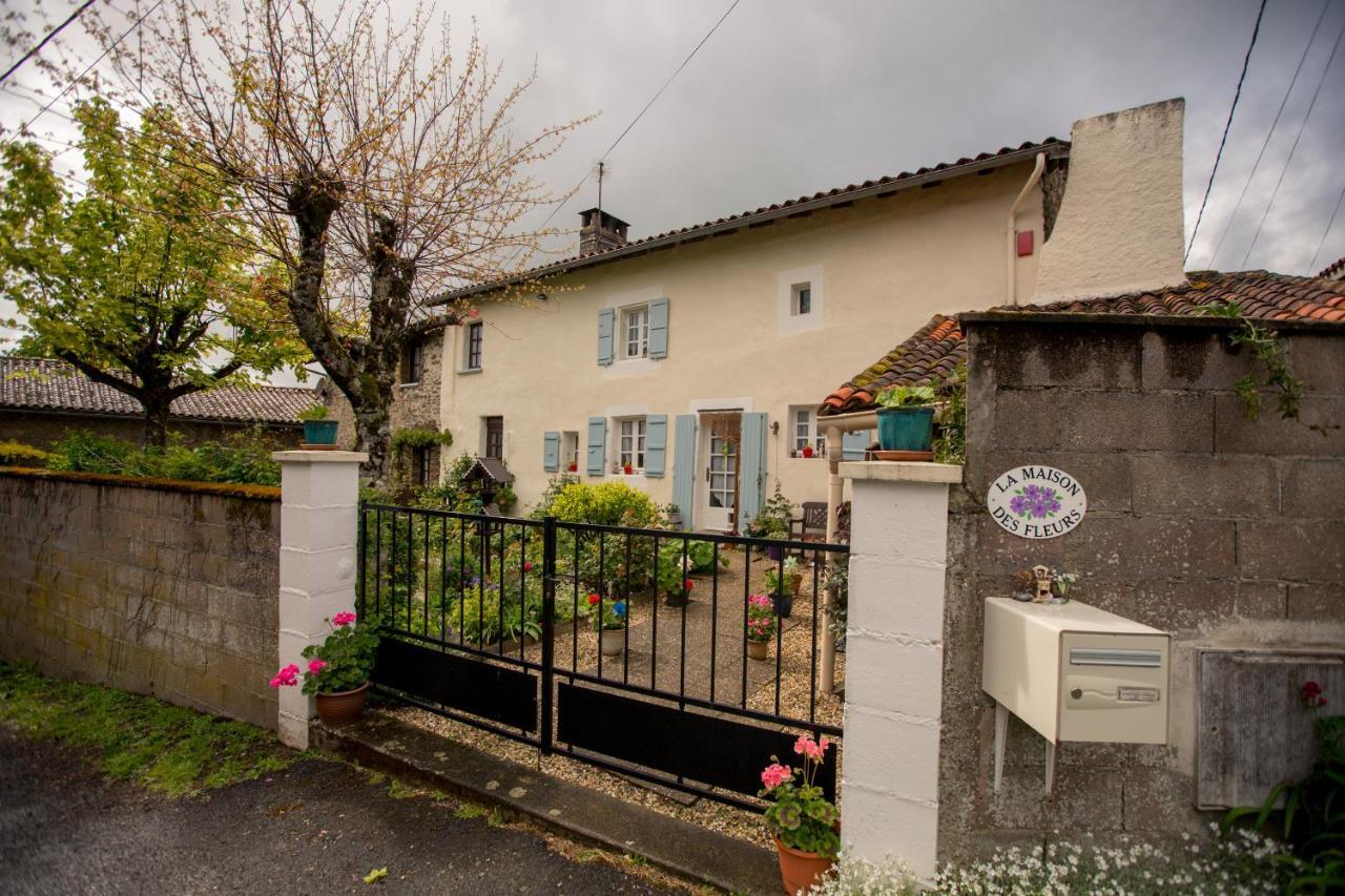 La Maison Des Fleurs Montemboeuf ภายนอก รูปภาพ