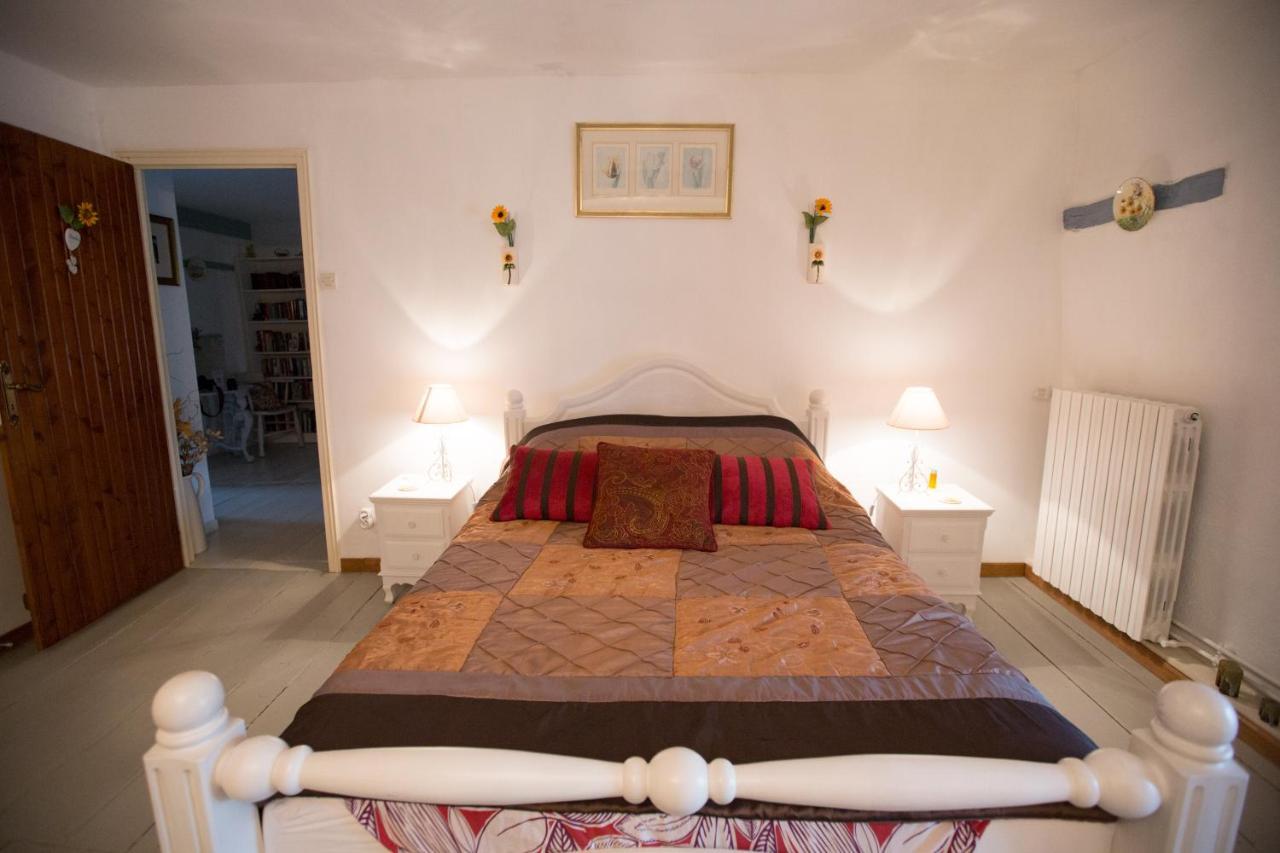 La Maison Des Fleurs Montemboeuf ภายนอก รูปภาพ